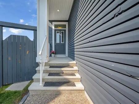 Redstone upper level for rent (unfurnished!) | Calgary