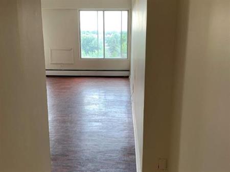 1 CH - 1 SDB - Montréal - $1,695 /mo