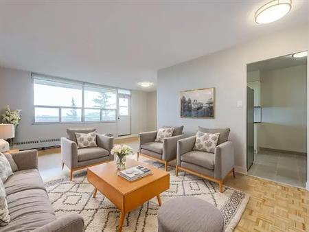 Cresswell Court Apartments | 3050 Glencrest Road, Burlington