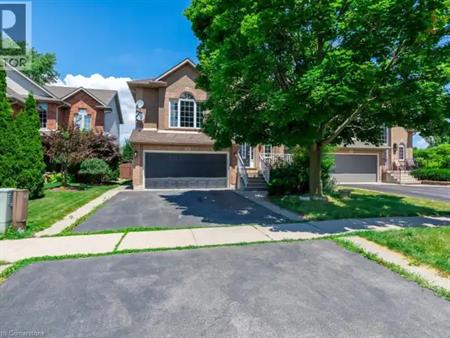 4 CABRIOLET Crescent | 4 CABRIOLET Crescent, Ancaster