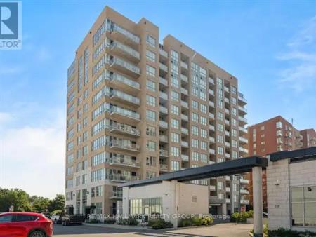 210 - 330 TITAN PRIVATE | 210 - 330 TITAN PRIVATE, Ottawa