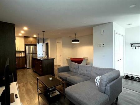 CONDO 3½ MEUBLÉ : 1 CHAMBRE & 1 SALLE DE BAIN
