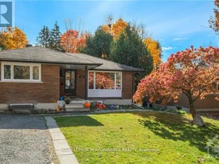 MAIN FLOOR - 926 CHARLESWOOD AVENUE | MAIN FLOOR - 926 CHARLESWOOD AVENUE, Ottawa