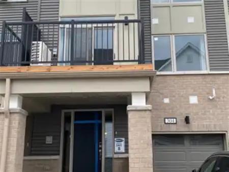 304 PARALLAX PRIVATE | 304 PARALLAX PRIVATE, Ottawa