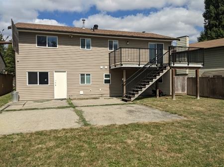 Basement floor for rent at 19454 62A Avenue near Willowbrook mall | 19454 62A Avenue, Surrey