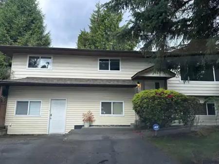 Bright Air conditioned 3-Bed Main Floor w/ Deck & Private Lawn – Langley | 4907 202A Street, Langley