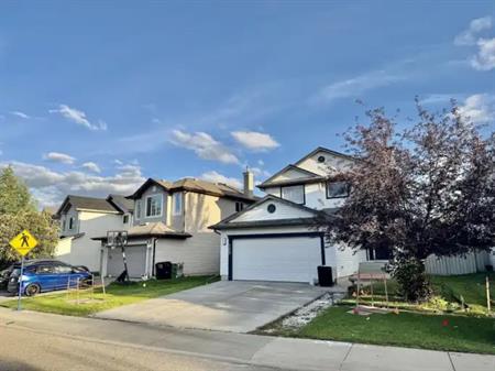 MacEwan Scoop on the Loop | 709 McAllister Loop Southwest, Edmonton