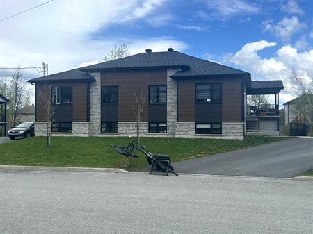 À louer – grand 5 ½ style condo moderne – Rock Forest, Sherbrooke 🌟