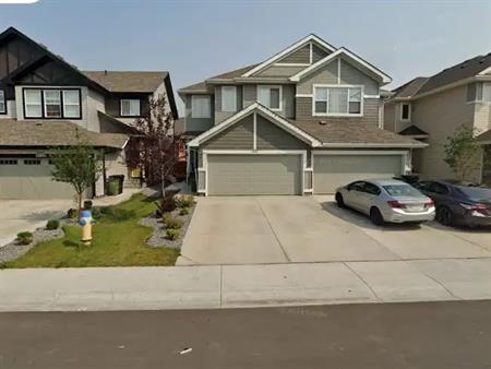 3 Beds 2.5 Baths - House | Edmonton