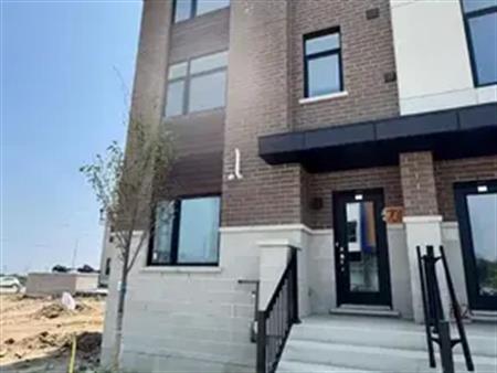 111 - 1695 DERSAN STREET | 111 - 1695 DERSAN STREET, Pickering