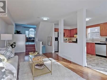 553 ACTIVA AVENUE | 553 ACTIVA AVENUE, Kitchener