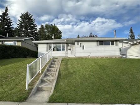 MALES Student Rental Rooms | Serviced Home | Furnished | Utilities Included | 5116 Brisebois Drive Northwest, Calgary