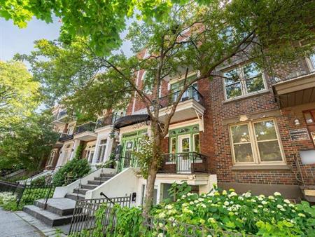 Secteur Plateau, superbe 4 1/2 avec cachet, disponible, station Laurier, Hôpital Notre-Dame, électroménagers