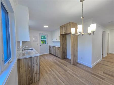 Grand 5 1/2 rénové à Beloeil prés de tous les services