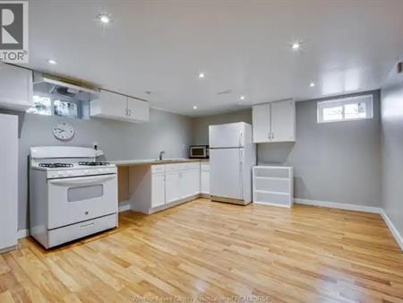 3625 DOUGALL Unit# UPPER | 3625 DOUGALL Unit# UPPER, Windsor