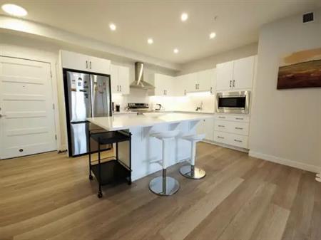 Brand new: Large 2 bdr 2 bath with lake access, heated parking, internet incl. | 1212 - 81 Arbour Lake View Northwest, Calgar