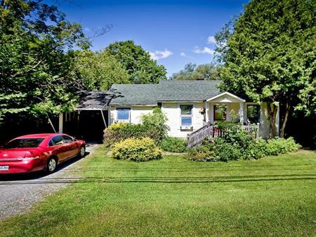 Coquette maison a louer à North Hatley