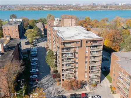 3936 WYANDOTTE Unit# 301 | 3936 WYANDOTTE Unit# 301, Windsor