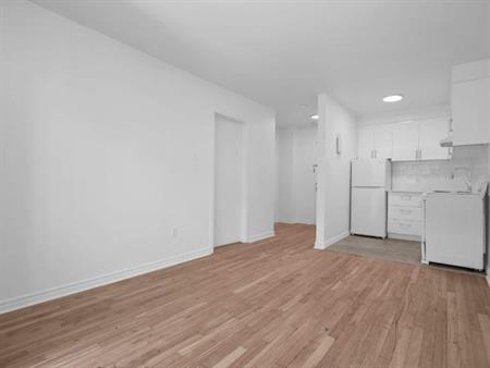 1 CH - 1 SDB - Montréal - $1,075 /mo