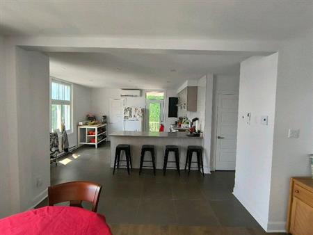 Superbe 4 1/2, rénové en plein coeur du Centre-ville de Joliette