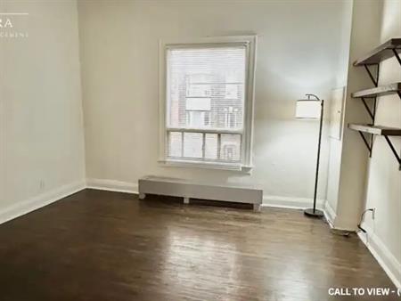2-1538 Queen St W, Toronto, Ontario M6R 1A6 | 1538 Queen Street West, Toronto