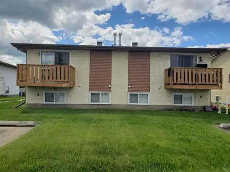 Cozy 3bdrm 4 plex in Clearview | D - 48 D Cosgrove Crescent, Red Deer