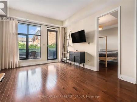 205 - 327 BREEZEHILL AVENUE S | 205 - 327 BREEZEHILL AVENUE S, Ottawa