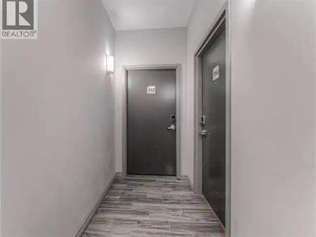 275 LARCH Street Unit# F113 | 275 LARCH Street Unit# F113, Waterloo