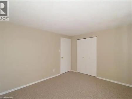395 KINGSCOURT Drive Unit# 2 | 395 KINGSCOURT Drive Unit# 2, Waterloo