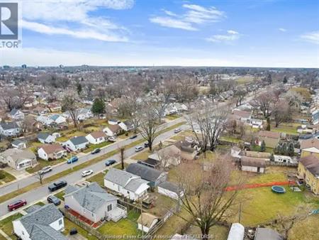 921 PARTINGTON AVENUE | 921 PARTINGTON AVENUE, Windsor