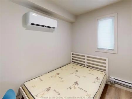 1654 Martindale AVENUE | 1654 Martindale AVENUE, Windsor