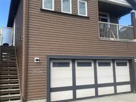 Rare carriage house suite to rent | Calgary