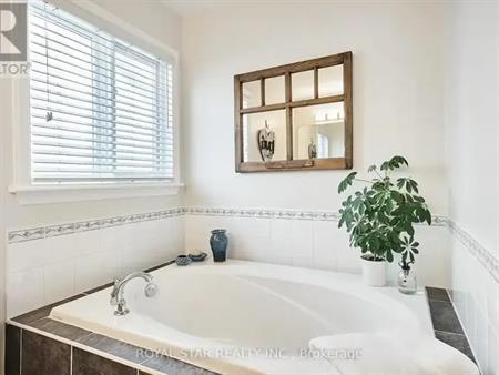 38 RIALTO WAY | 38 RIALTO WAY, Ottawa