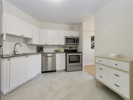 Richview Villa | 500 Scarlett Road, Toronto