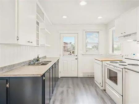 Bright and open 2 bedroom house | 7444 Ogden Road Southeast, Calgary