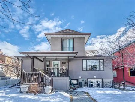 COZY UPSTAIRS 1 BDRM + DEN. BEST VIEW IN SUNNYSIDE | 944 5 Street NW, Calgary