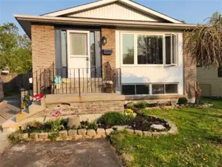 BEAUTIFUL, 2 Bdrm LOWER LEVEL. Functional Layout! Avail SEPT 1ST OR SOONER! | 211 Madawaska Avenue, Oshawa