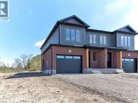 81 KENTON Street Unit# LOWER | 81 KENTON Street Unit# LOWER, Mitchell