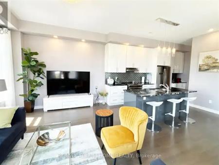1 LASKIN DRIVE | 1 LASKIN DRIVE, Vaughan