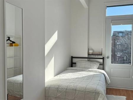 Private Room for Rent Metro Jean Talon