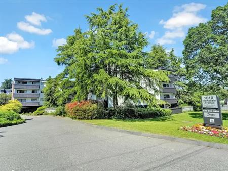 McKenzie Manor Apartments | 1010 McKenzie Avenue, Victoria
