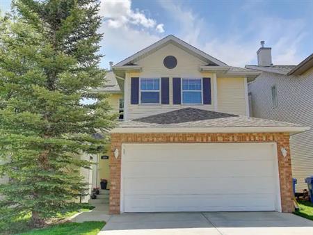Family House in SpringBank Hill - Walking area all k-12 schools and  c-Train | 324 Springborough Way SW, Calgary
