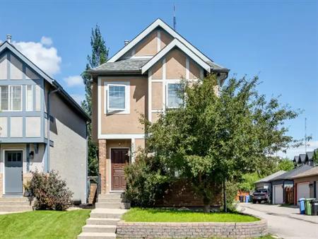 Best Location/ clean and relaxing home – 4 Beds, 3.5 Baths, Furnished | 8904 Wentworth Avenue Southwest, Calgary