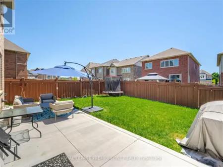 63 MORNINGSTAR AVENUE | 63 MORNINGSTAR AVENUE, Whitby