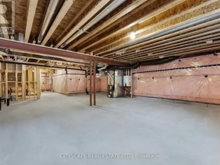 831 DERREN AVENUE | 831 DERREN AVENUE, Ottawa