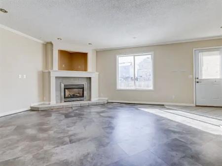 UTILITIES INCLUDED BRIGHT SPACIOUS AND PRIVATE | Calgary