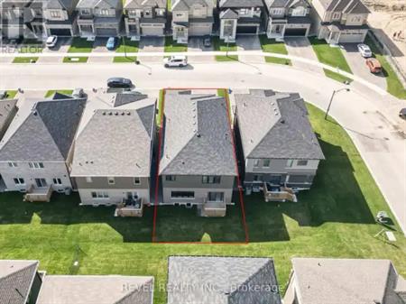 LOWER - 55 HITCHMAN STREET | LOWER - 55 HITCHMAN STREET, Brant