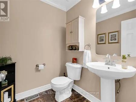6 - 130 LANARK AVENUE | 6 - 130 LANARK AVENUE, Ottawa