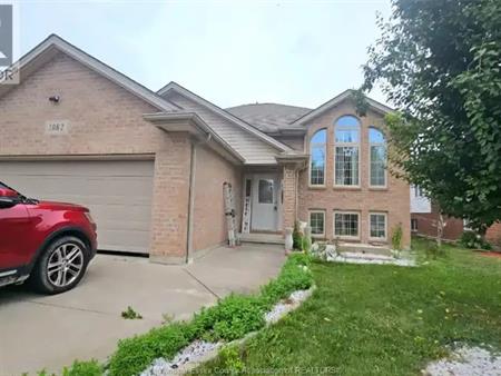 1062 MONARCH MEADOWS | 1062 MONARCH MEADOWS, Lakeshore