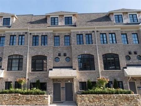 Queensborough Gate, Stunning Townhome on  Mississauga Road | 2034 Queensborough Gate, Mississauga